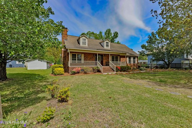 312 W Quinn Street, Beulaville, NC 28518