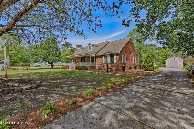 312 W Quinn Street, Beulaville, NC 28518