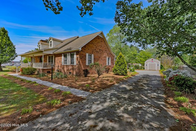 312 W Quinn Street, Beulaville, NC 28518