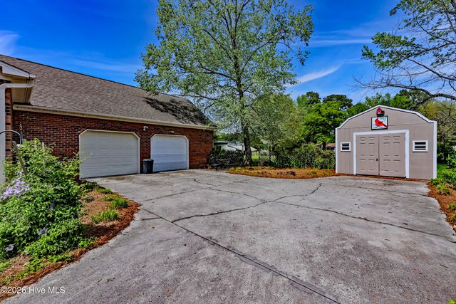 312 W Quinn Street, Beulaville, NC 28518