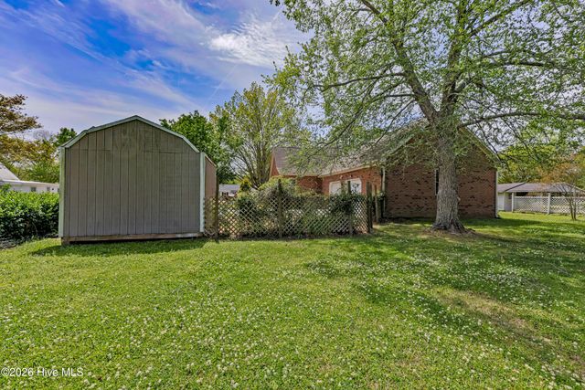 312 W Quinn Street, Beulaville, NC 28518