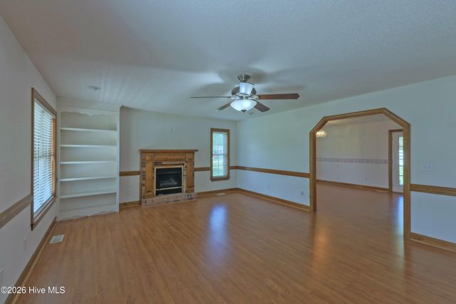 312 W Quinn Street, Beulaville, NC 28518