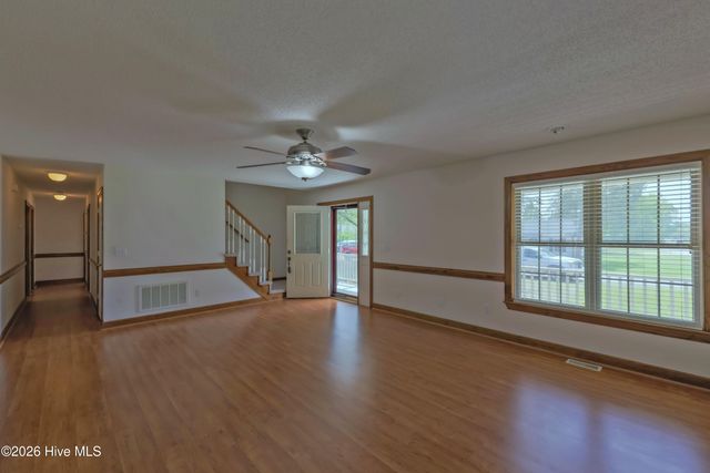 312 W Quinn Street, Beulaville, NC 28518