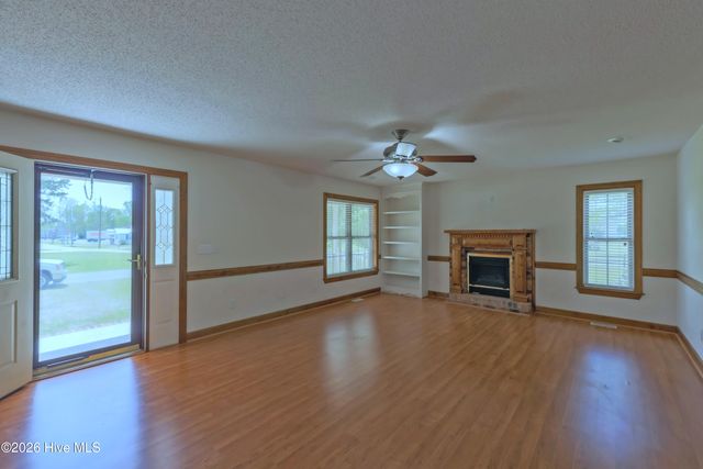 312 W Quinn Street, Beulaville, NC 28518