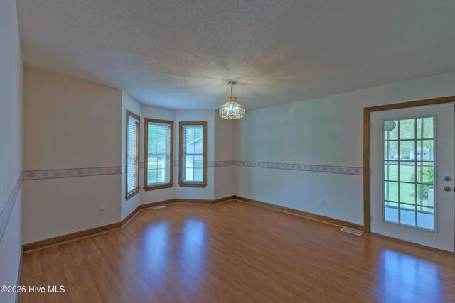 312 W Quinn Street, Beulaville, NC 28518