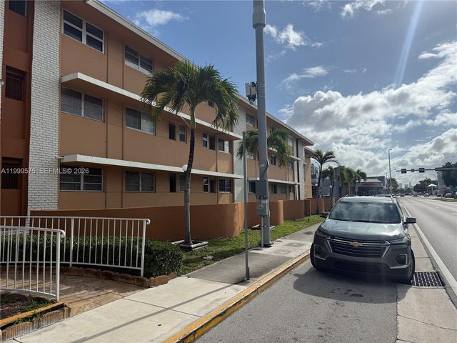 3881 W Flagler St 318, Miami, FL 33134