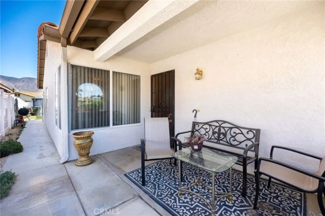 1083 Sombra Way, San Jacinto, CA 92582
