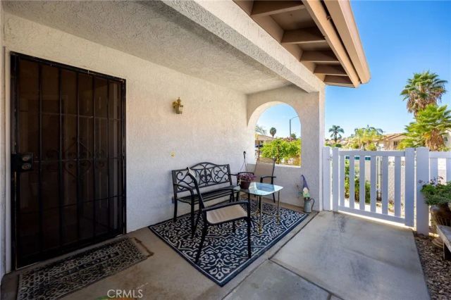 1083 Sombra Way, San Jacinto, CA 92582