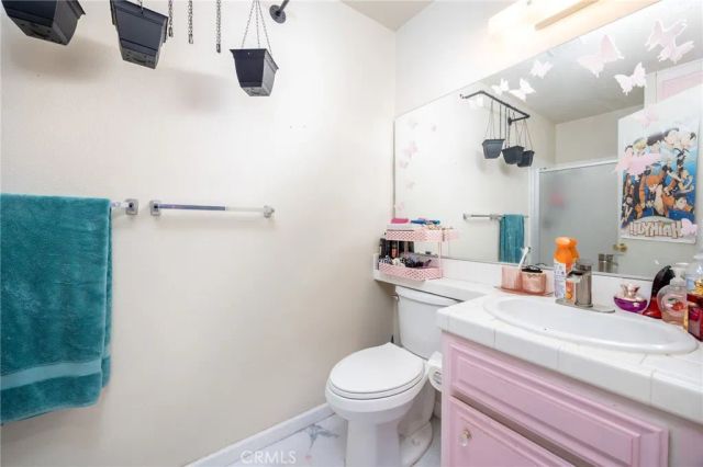 1083 Sombra Way, San Jacinto, CA 92582