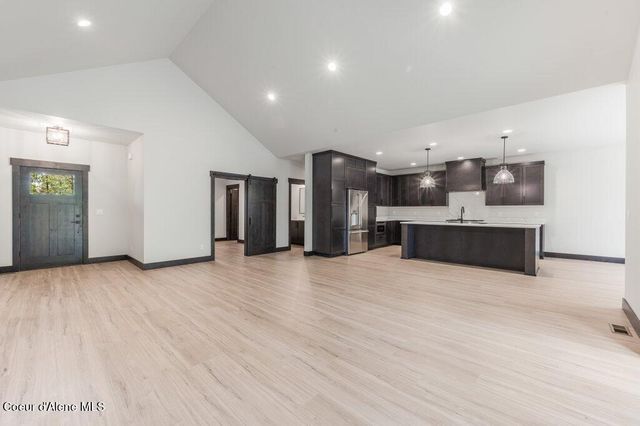 25787 N Dickens Rd, Athol, ID 83801