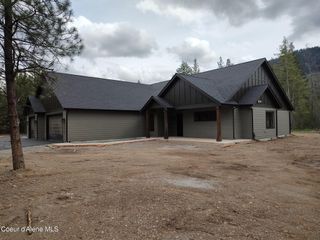25787 N Dickens Road, Athol, ID 83801