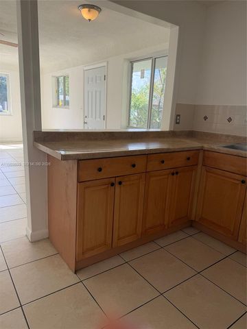 608 NW 3rd Ave 1-2, Hallandale Beach, FL 33009