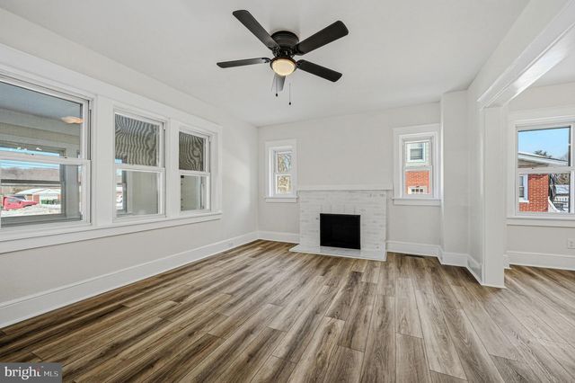 208 CAPITOL TRL, Newark, DE 19711