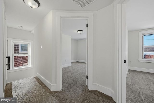 208 CAPITOL TRL, Newark, DE 19711