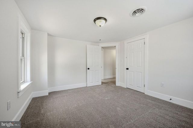 208 CAPITOL TRL, Newark, DE 19711