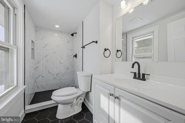 208 CAPITOL TRL, Newark, DE 19711