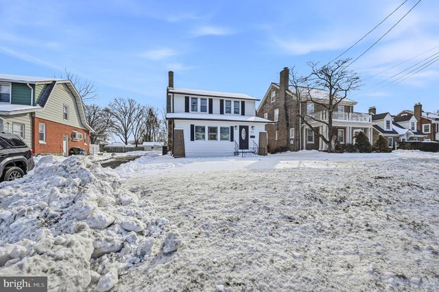 208 CAPITOL TRL, Newark, DE 19711