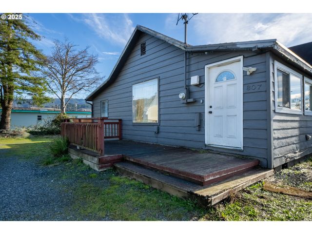 807 GARIBALDI Ave, Garibaldi, OR 97118