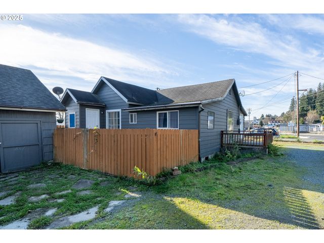 807 GARIBALDI Ave, Garibaldi, OR 97118