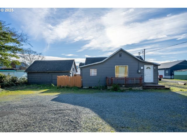 807 GARIBALDI Ave, Garibaldi, OR 97118