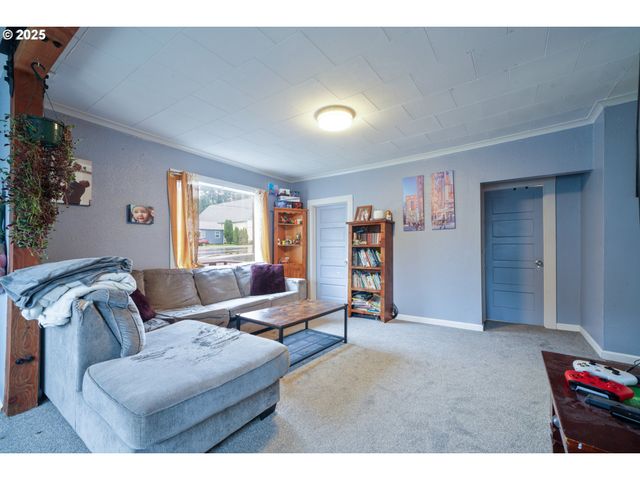 807 GARIBALDI Ave, Garibaldi, OR 97118