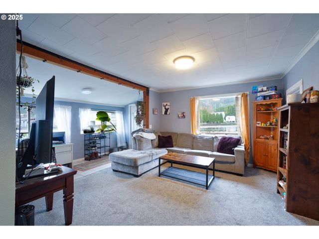 807 GARIBALDI Ave, Garibaldi, OR 97118