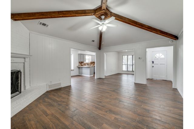 6900 Wicks Trail, Fort Worth, TX 76133
