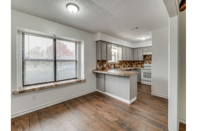 6900 Wicks Trail, Fort Worth, TX 76133