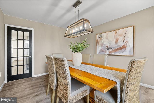 8896 SWEETBRIAR, Manassas, VA 20110