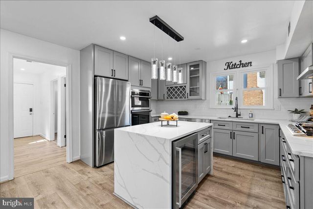 8896 SWEETBRIAR, Manassas, VA 20110