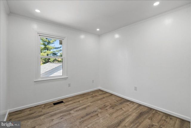 8896 SWEETBRIAR, Manassas, VA 20110