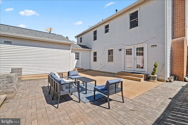 8896 SWEETBRIAR, Manassas, VA 20110