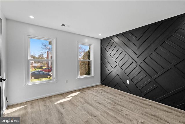 8896 SWEETBRIAR, Manassas, VA 20110