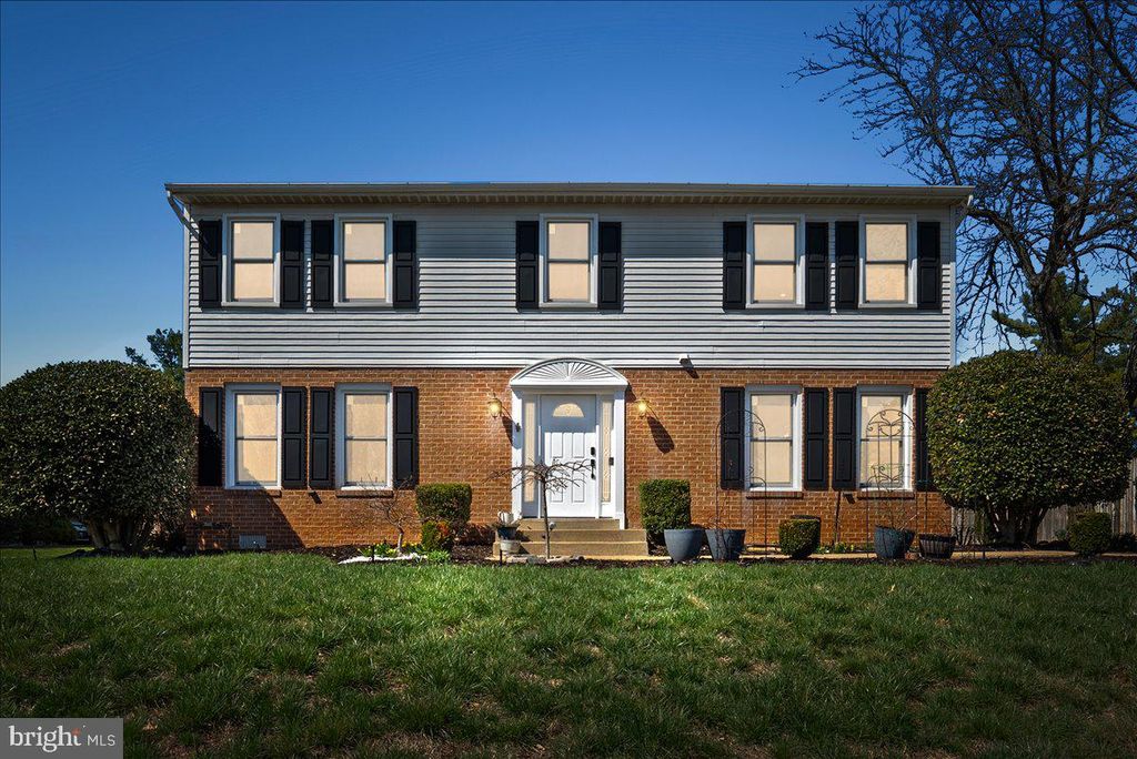 8896 SWEETBRIAR, Manassas, VA 20110