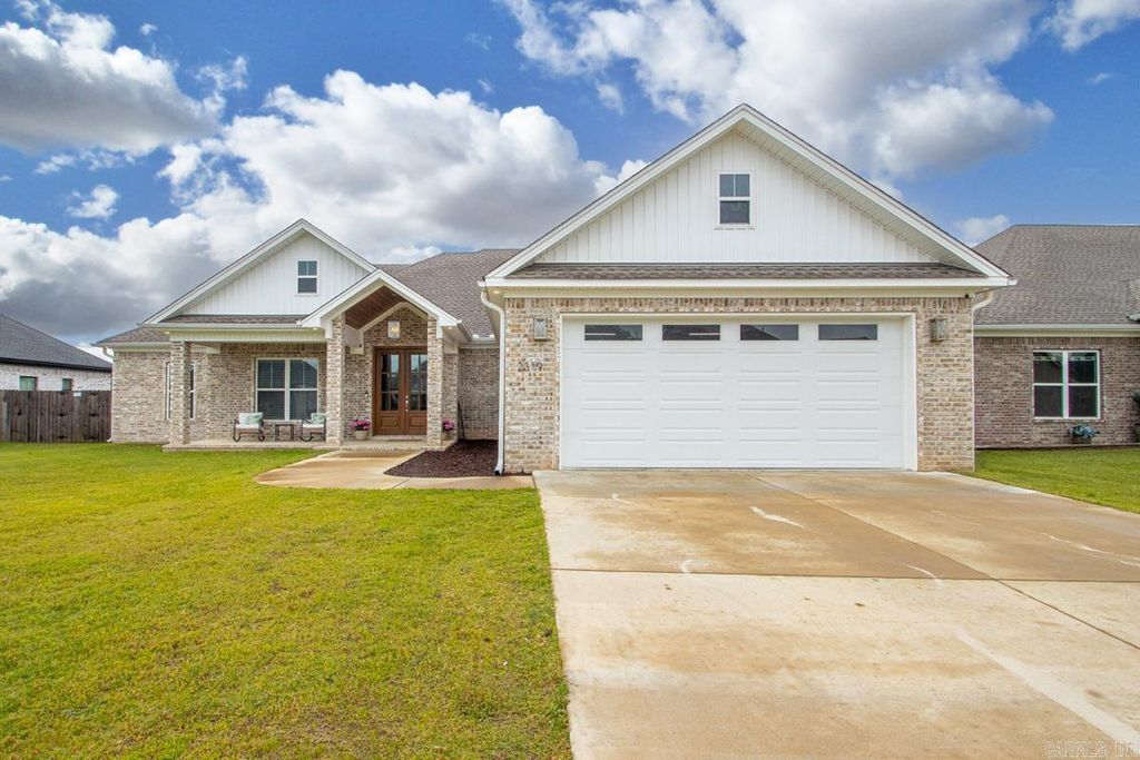 2319 Pleasant Cove Drive, Conway, AR 72034
