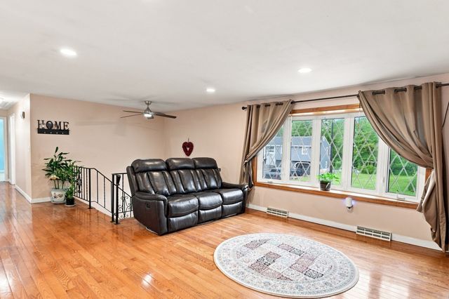 116 Kensington St, Braintree, MA 02184