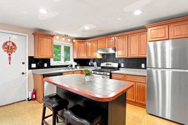 116 Kensington St, Braintree, MA 02184