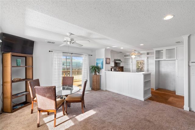 118 Las Palmas Dr, Corpus Christi, TX 78418