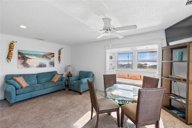 118 Las Palmas Dr, Corpus Christi, TX 78418