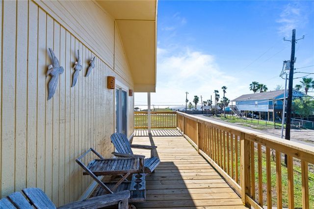 118 Las Palmas Dr, Corpus Christi, TX 78418