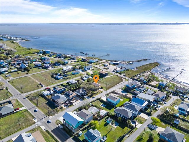 118 Las Palmas Dr, Corpus Christi, TX 78418