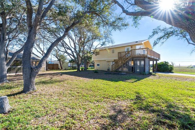 118 Las Palmas Dr, Corpus Christi, TX 78418