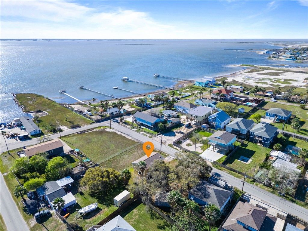 118 Las Palmas Dr, Corpus Christi, TX 78418 — photo 2