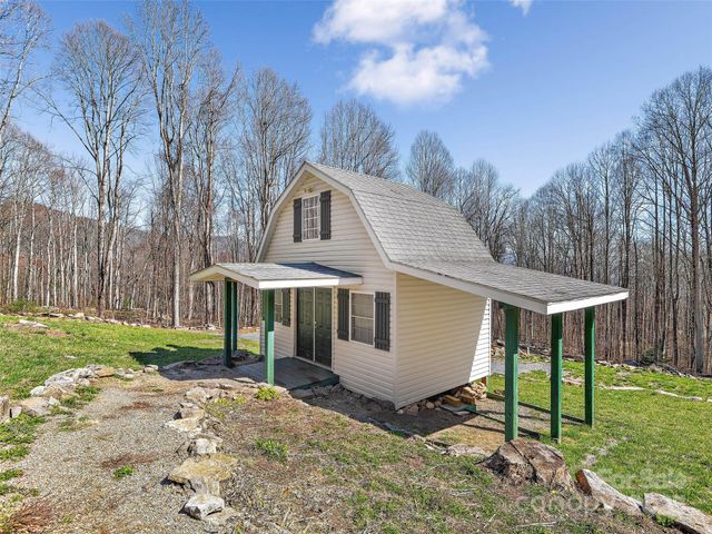575 Twin Brook Drive, Waynesville, NC 28785
