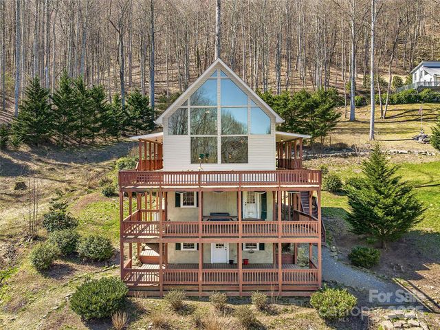 575 Twin Brook Drive, Waynesville, NC 28785