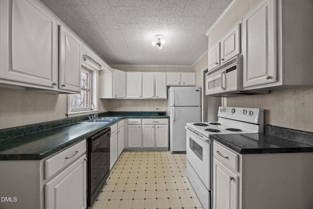 2307 Joy Drive, Jamestown, NC 27282