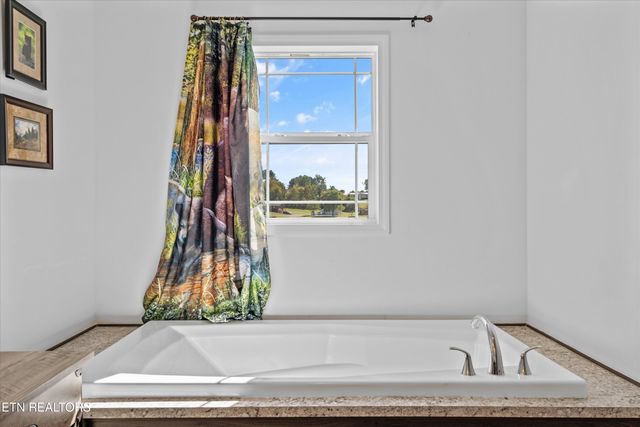 535 Conley Trail Tr, Dandridge, TN 37725