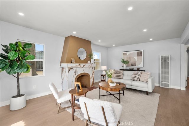 2049 W 71St Street, Los Angeles, CA 90047