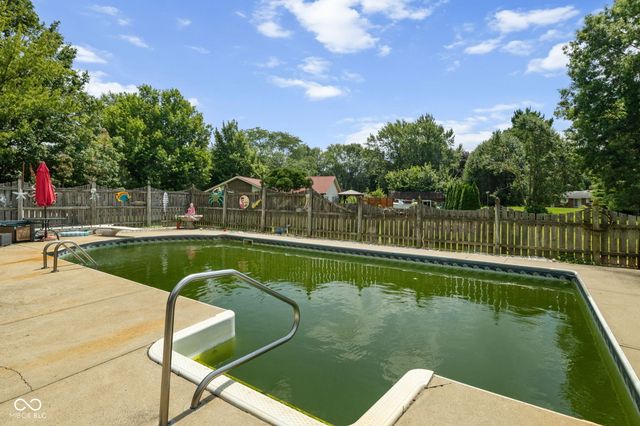 5855 Carriage Lane, Alexandria, IN 46001