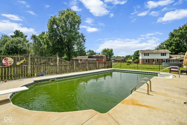 5855 Carriage Lane, Alexandria, IN 46001
